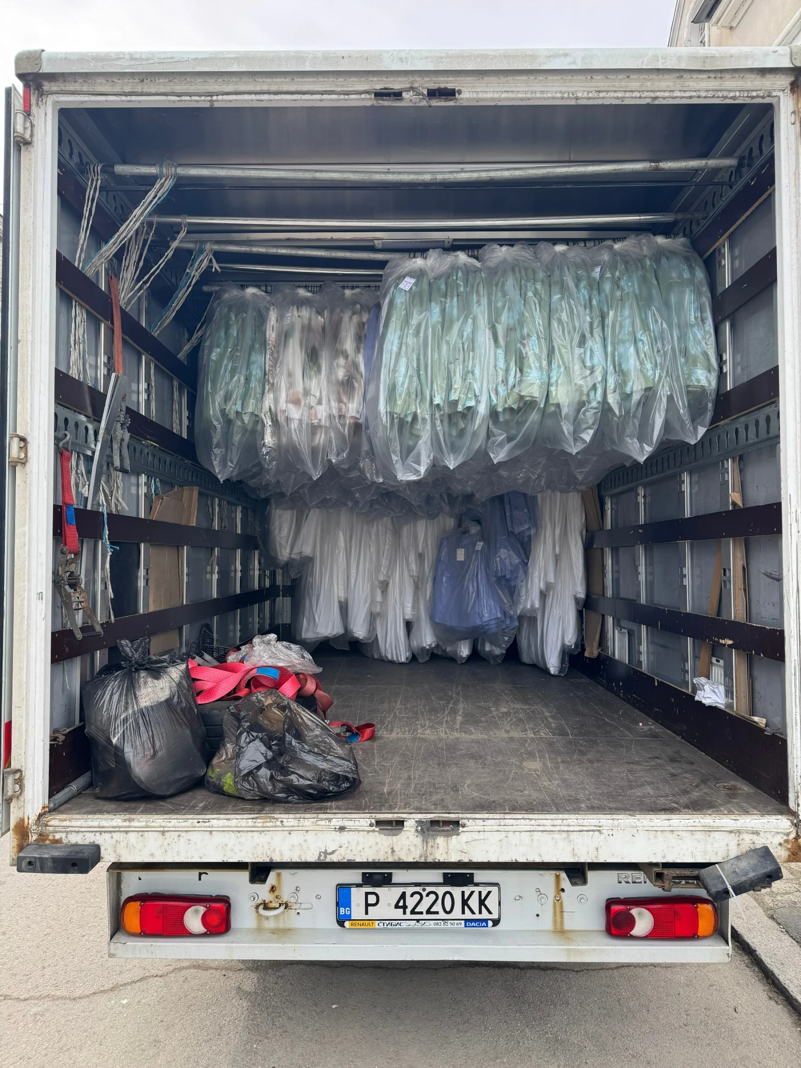 Renault Master дрехарка, снимка 3 - Бусове и автобуси - 54064716