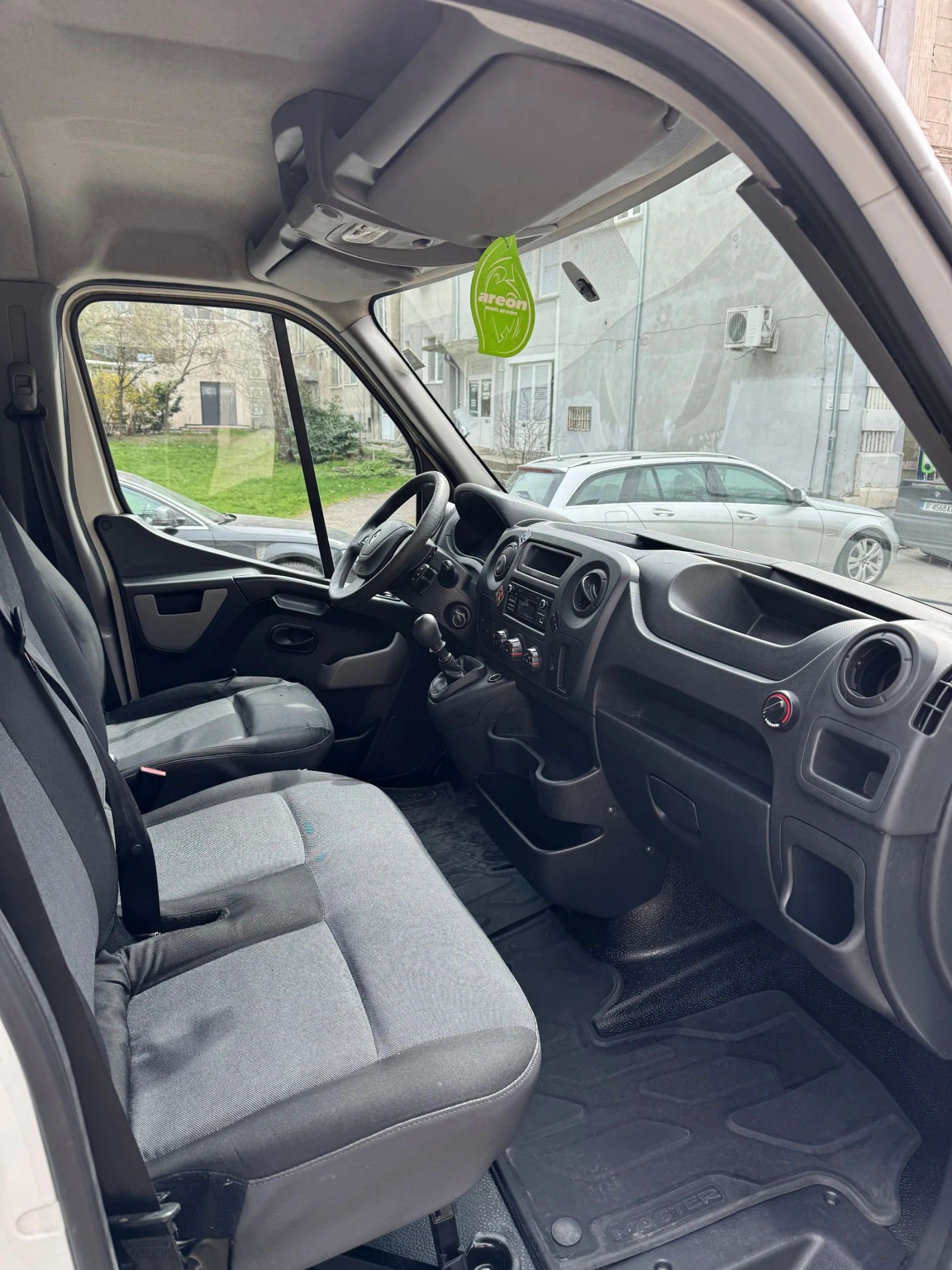 Renault Master дрехарка, снимка 4 - Бусове и автобуси - 54064716