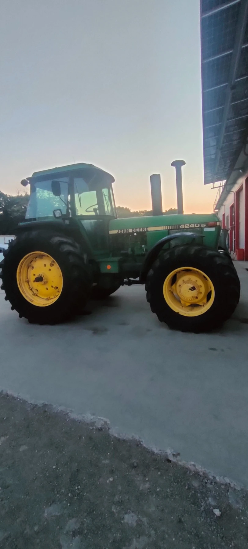 Трактор John Deere 4240 - изображение 4