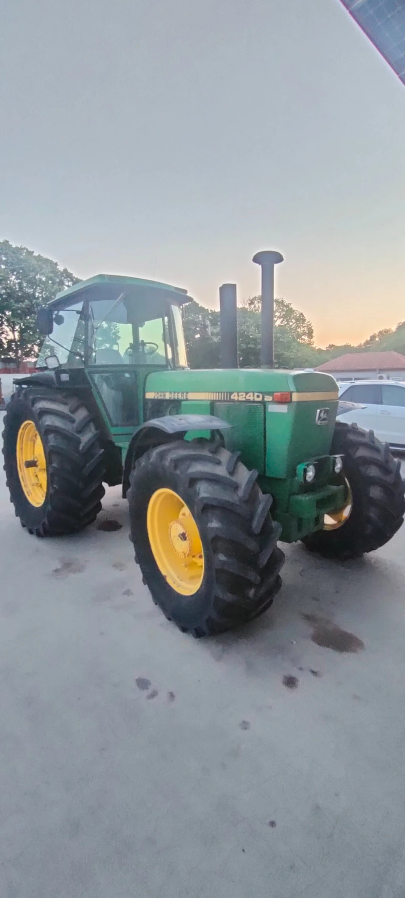 Трактор John Deere 4240 - изображение 2