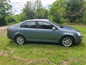 Обява за продажба на VW Jetta 1.6i ~6 500 лв. - изображение 3