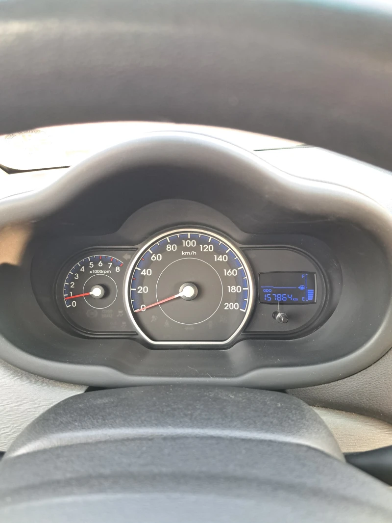 Hyundai I10, снимка 16 - Автомобили и джипове - 47013280