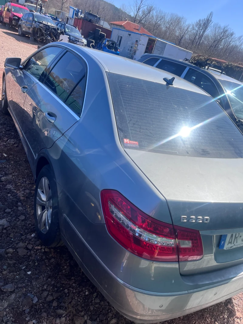 Mercedes-Benz E 220 2 бр 2010/2013г, снимка 4 - Автомобили и джипове - 49629040