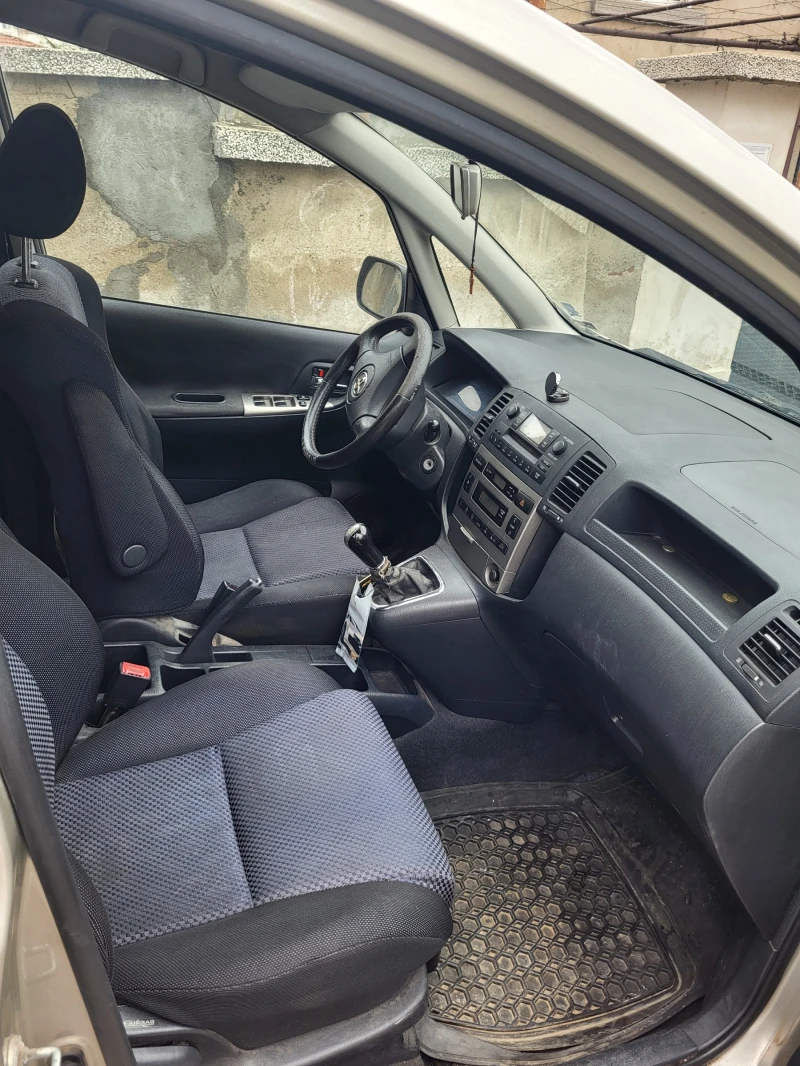 Toyota Corolla verso, снимка 7 - Автомобили и джипове - 52545246