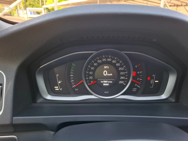 Volvo S60 2.0 D2 Momentum, снимка 10 - Автомобили и джипове - 50552158