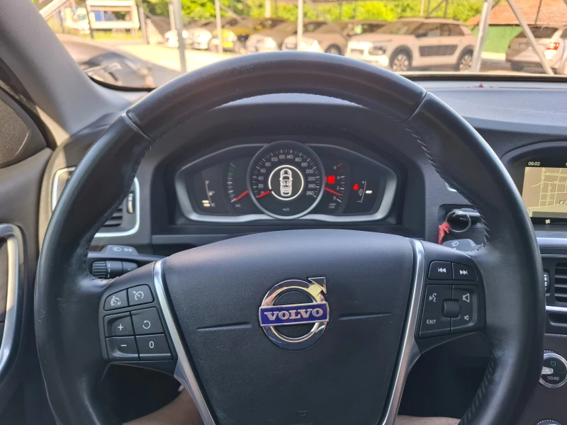 Volvo S60 2.0 D2 Momentum, снимка 9 - Автомобили и джипове - 50552158