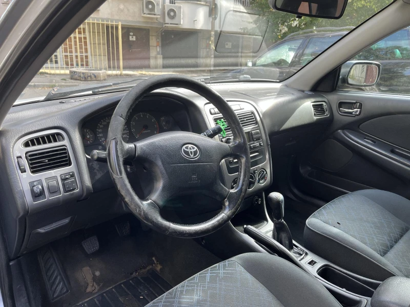 Toyota Avensis  1.6 VVT-I, снимка 6 - Автомобили и джипове - 52831739