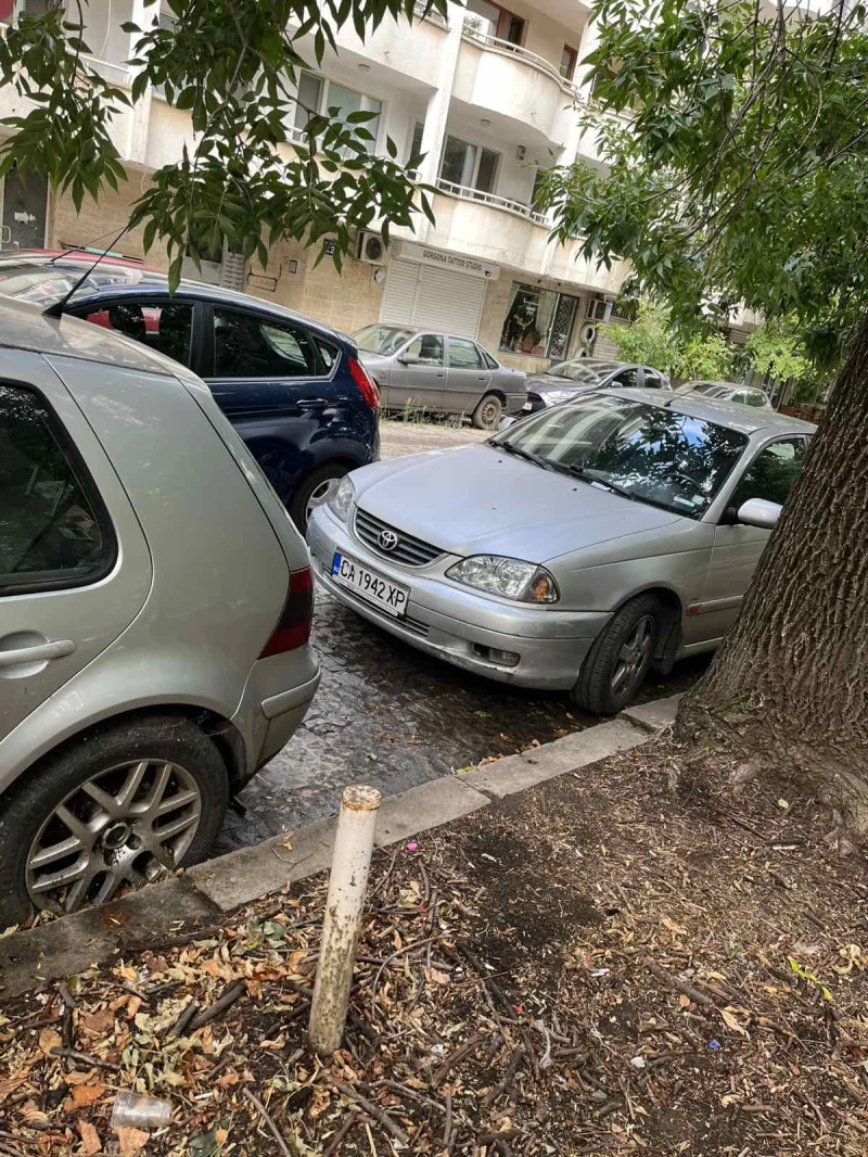 Toyota Avensis  1.6 VVT-I, снимка 5 - Автомобили и джипове - 52831739