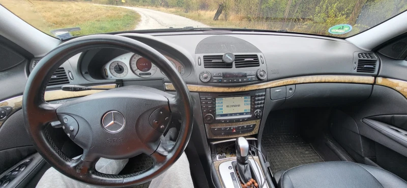 Mercedes-Benz E 280 4 matic Avangard Газ/Бензин, снимка 2 - Автомобили и джипове - 51961685