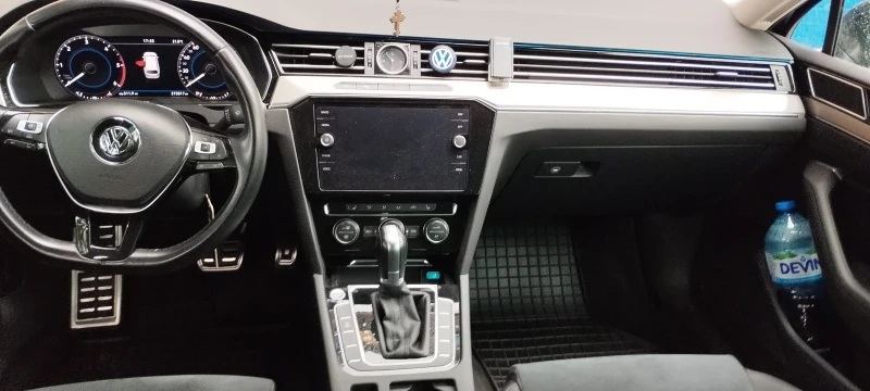 VW Passat, снимка 12 - Автомобили и джипове - 52449094