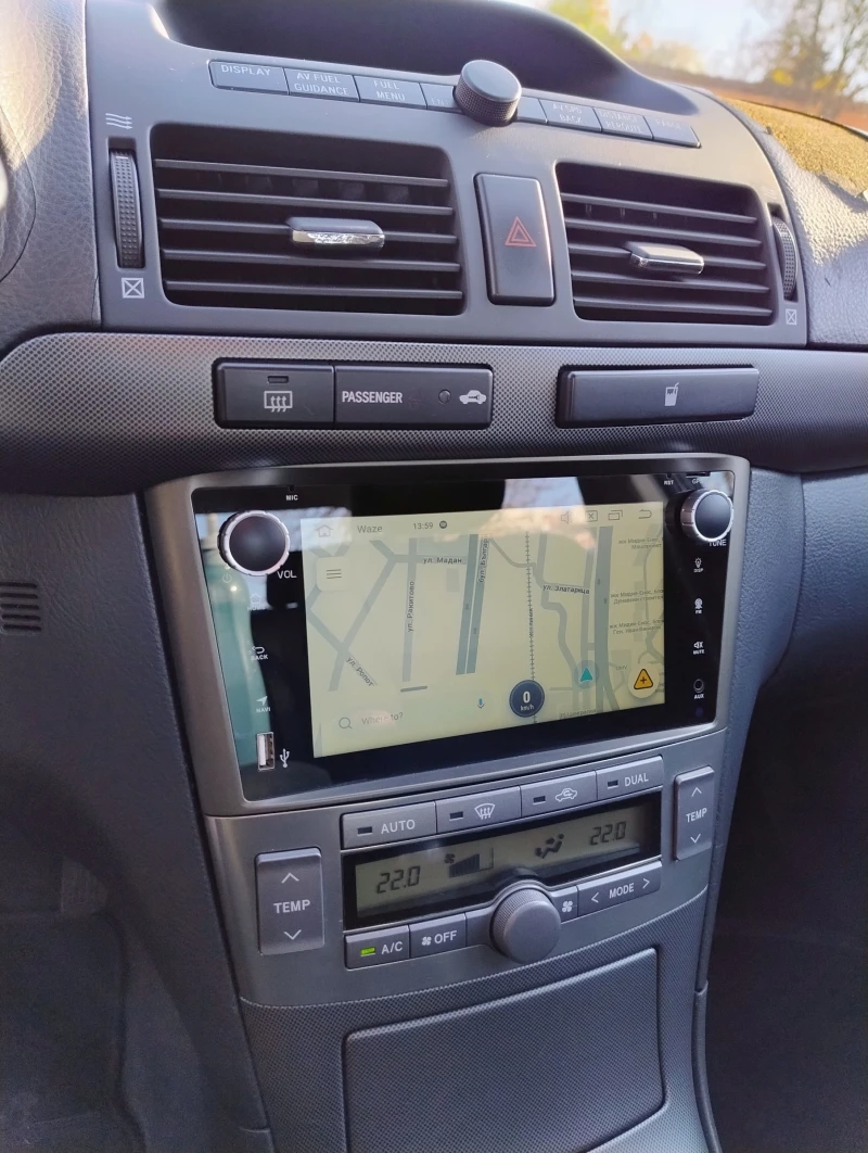 Toyota Avensis, снимка 10 - Автомобили и джипове - 52494128