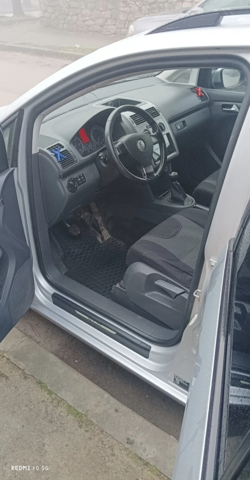 VW Touran, снимка 8 - Автомобили и джипове - 53218392