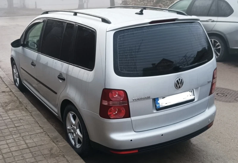 VW Touran, снимка 5 - Автомобили и джипове - 53218392