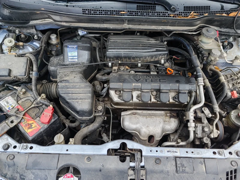 Honda Stream 1.7 v-tec, снимка 12 - Автомобили и джипове - 53291024