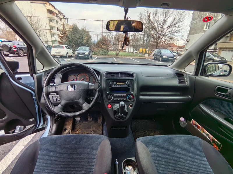 Honda Stream 1.7 v-tec, снимка 9 - Автомобили и джипове - 53291024