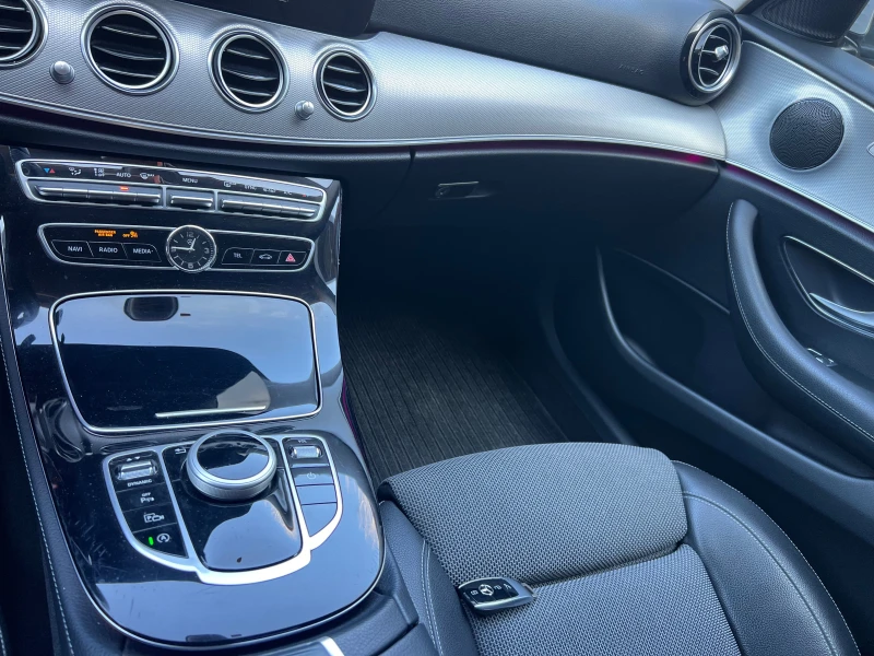 Mercedes-Benz E 220 Германия перфект, снимка 11 - Автомобили и джипове - 53580244