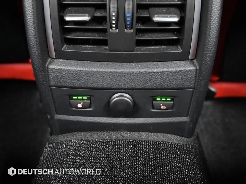 BMW 320 I M Sports Shadow, снимка 16 - Автомобили и джипове - 55830721