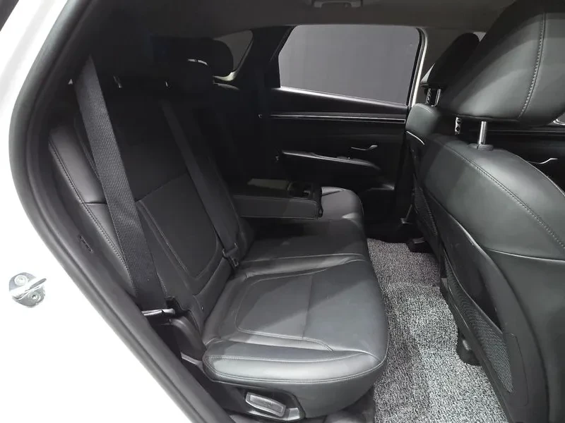 Hyundai Tucson 2.0 2WD, снимка 7 - Автомобили и джипове - 56325368