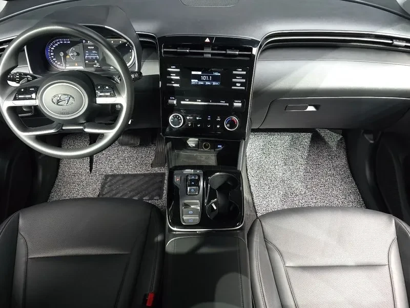 Hyundai Tucson 2.0 2WD, снимка 3 - Автомобили и джипове - 56325368