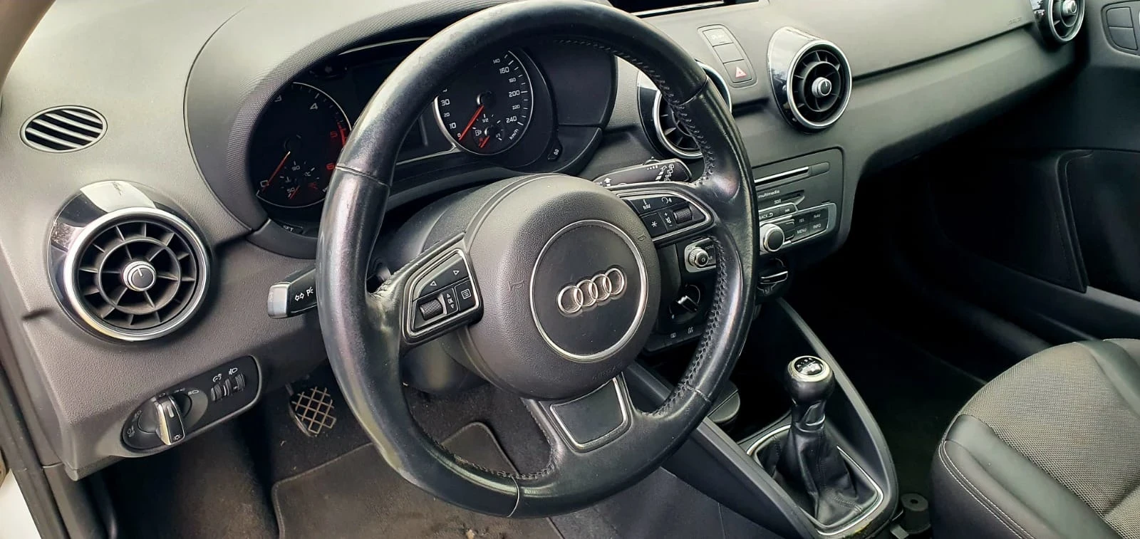 Audi A1 1.4 TDI EVRO 6B - изображение 10