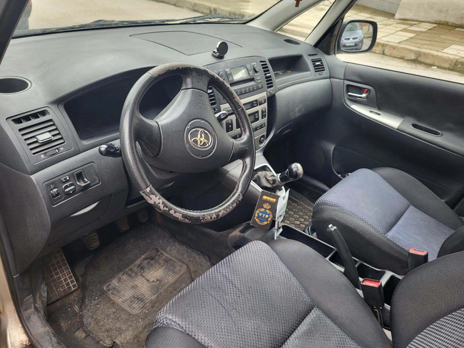 Toyota Corolla verso  - изображение 9