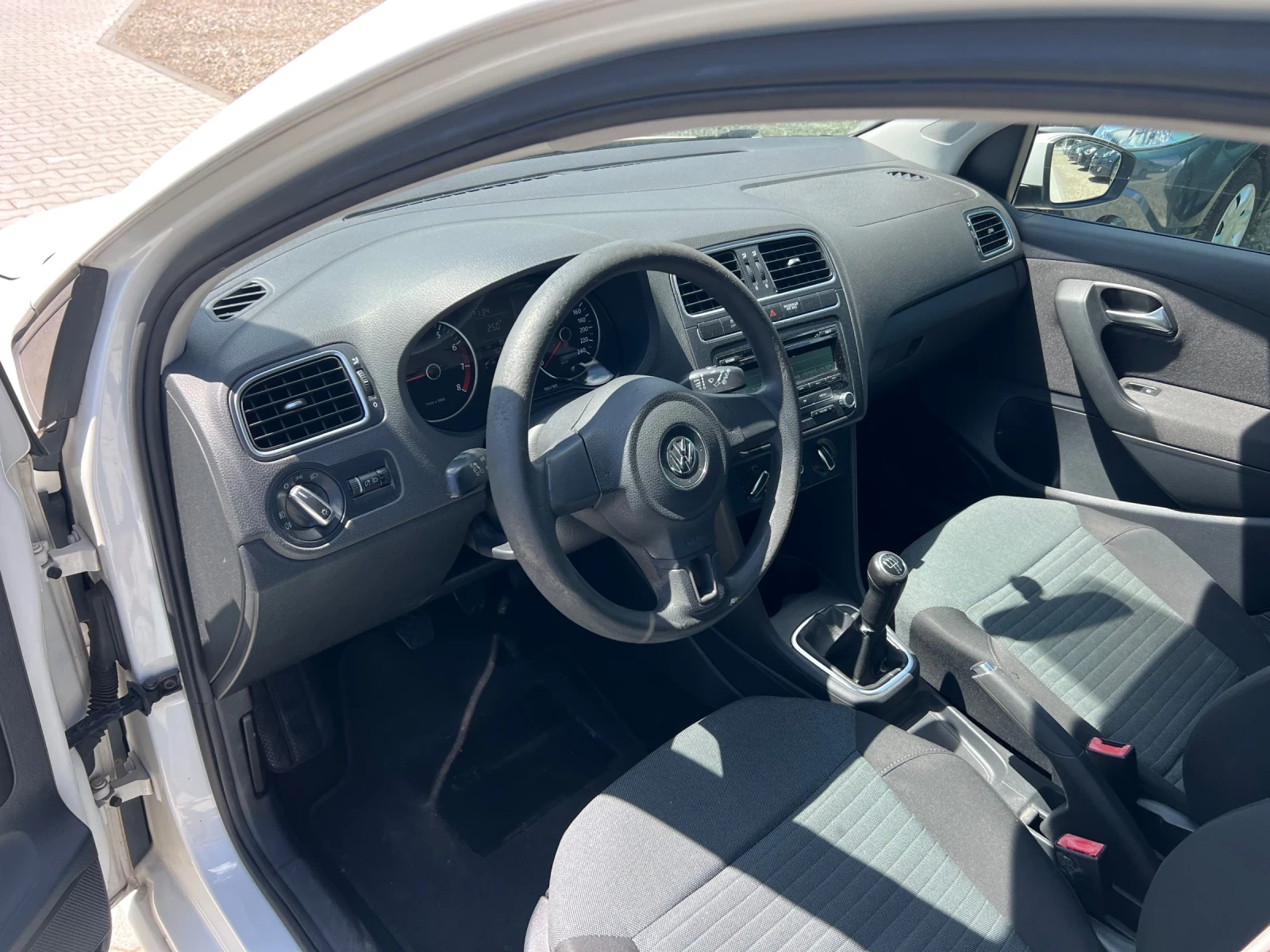 VW Polo 1.4i Лизинг - изображение 8