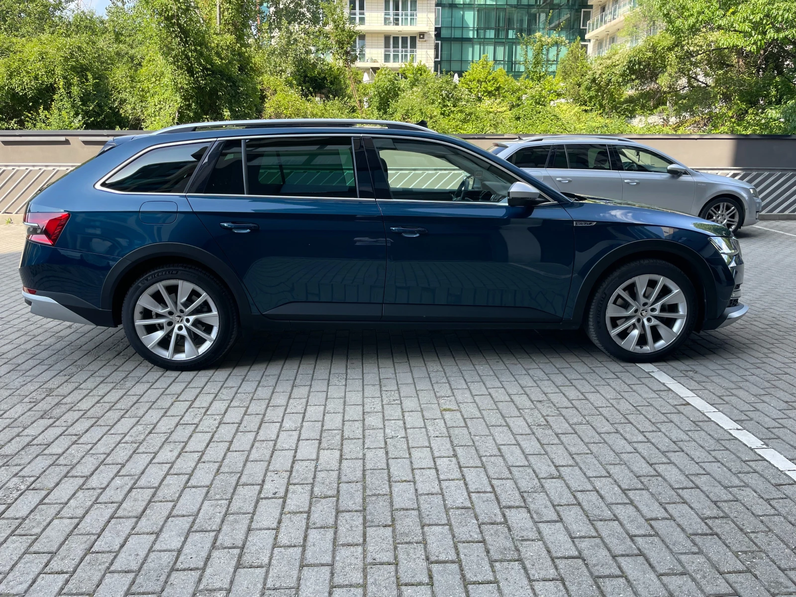 Skoda Superb SCOUT - изображение 6