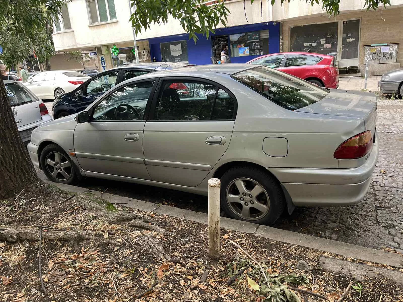 Toyota Avensis  1.6 VVT-I - изображение 3