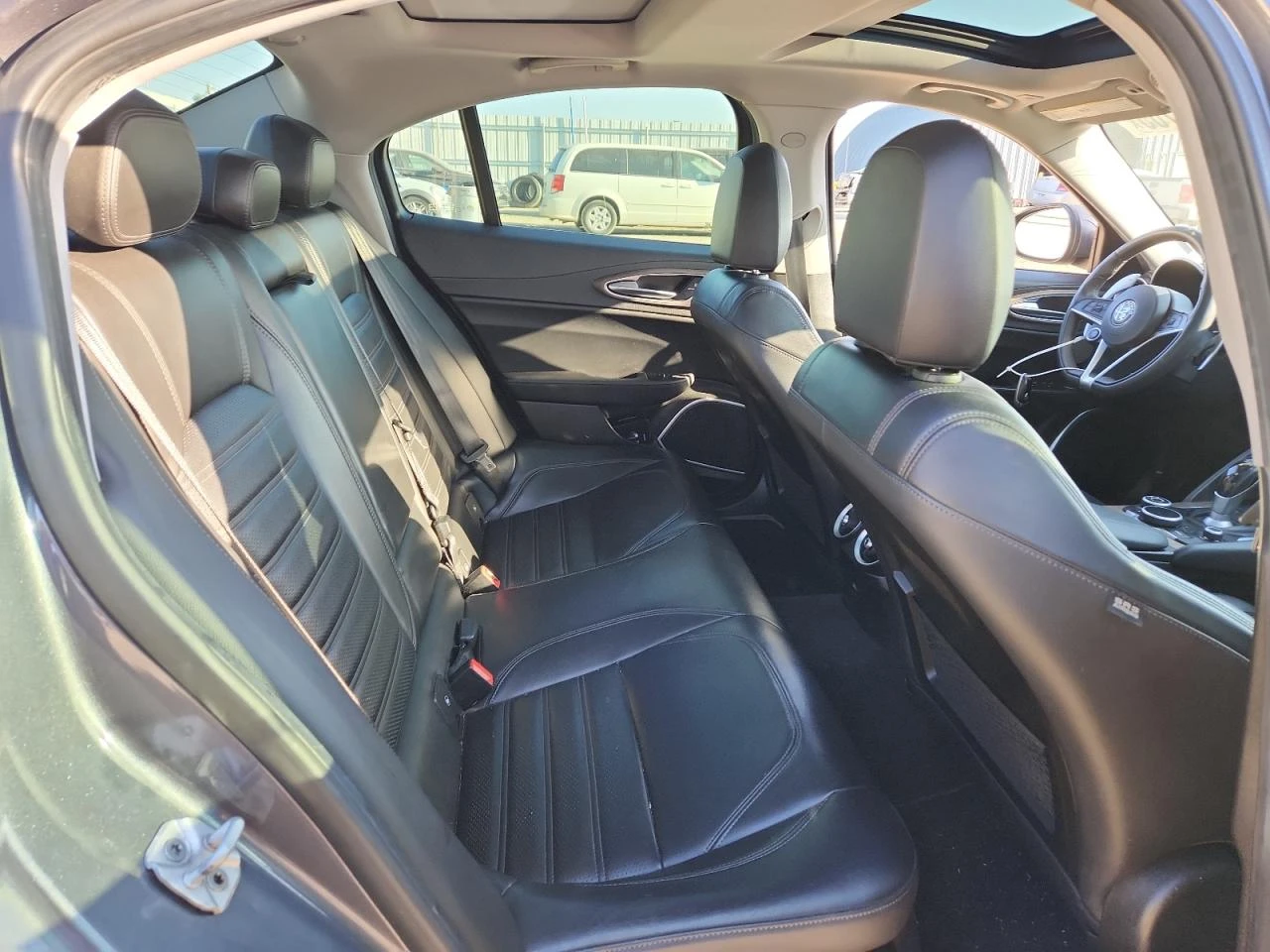 Alfa Romeo Giulia  - изображение 10