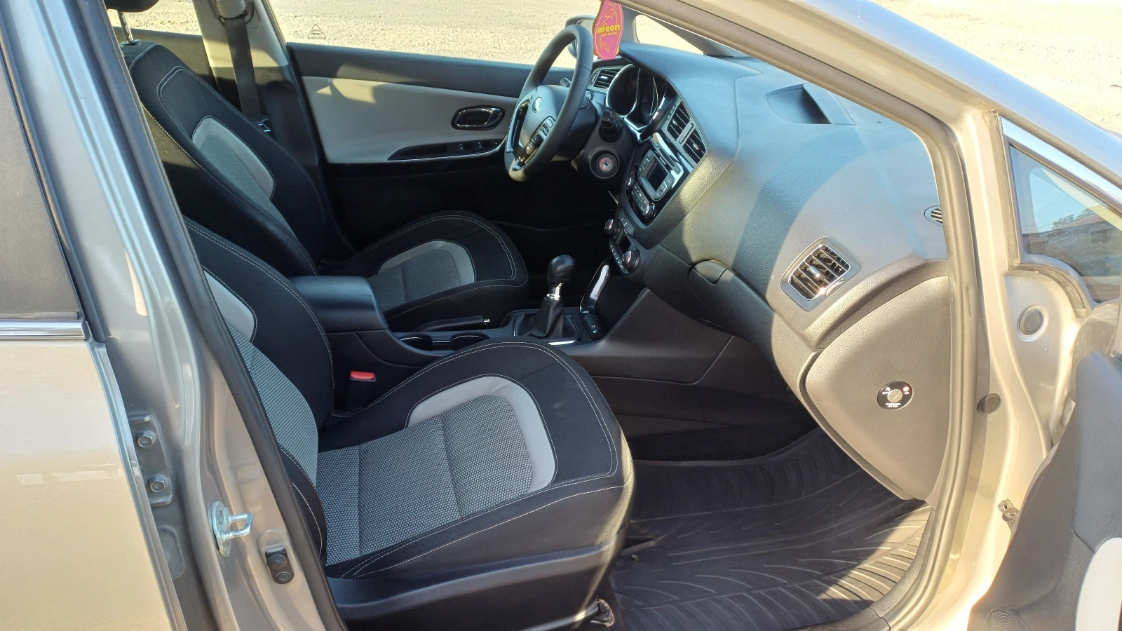 Kia Ceed 1.6 ДИЗЕЛ, снимка 10 - Автомобили и джипове - 54140112