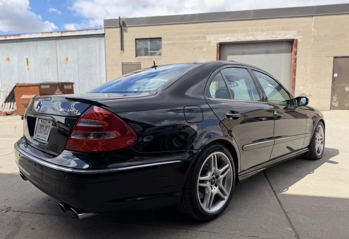 Mercedes-Benz E 55 AMG V8 KOMPRESSOR * БЕЗ ИНЦИДЕНТИ * СТОКОВ * , снимка 4 - Автомобили и джипове - 54389353