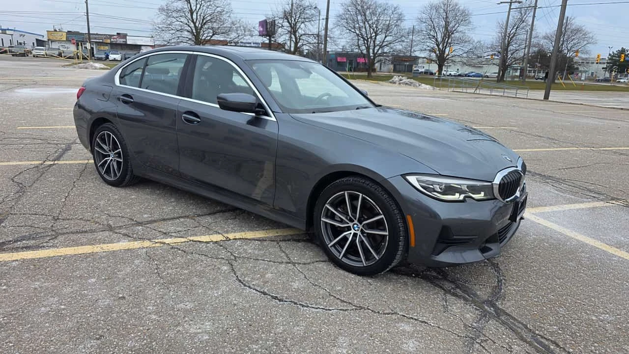 BMW 330 xDrive / CAMERA / ПОДГРЕВИ / КЛИП НА МОТОРА 