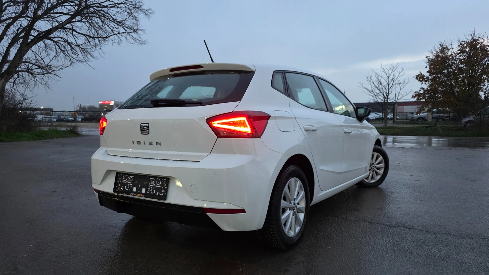 Seat Ibiza ЧИСТО НОВА, снимка 4 - Автомобили и джипове - 54723138