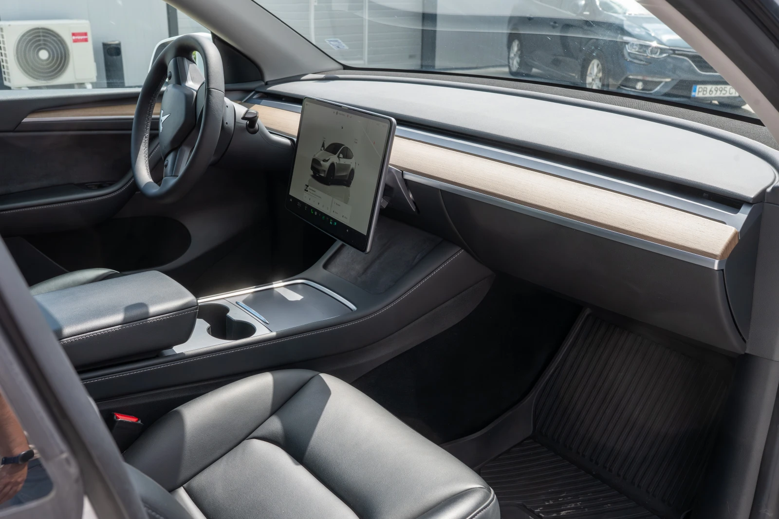 Tesla Model Y Long Range, снимка 16 - Автомобили и джипове - 54996615