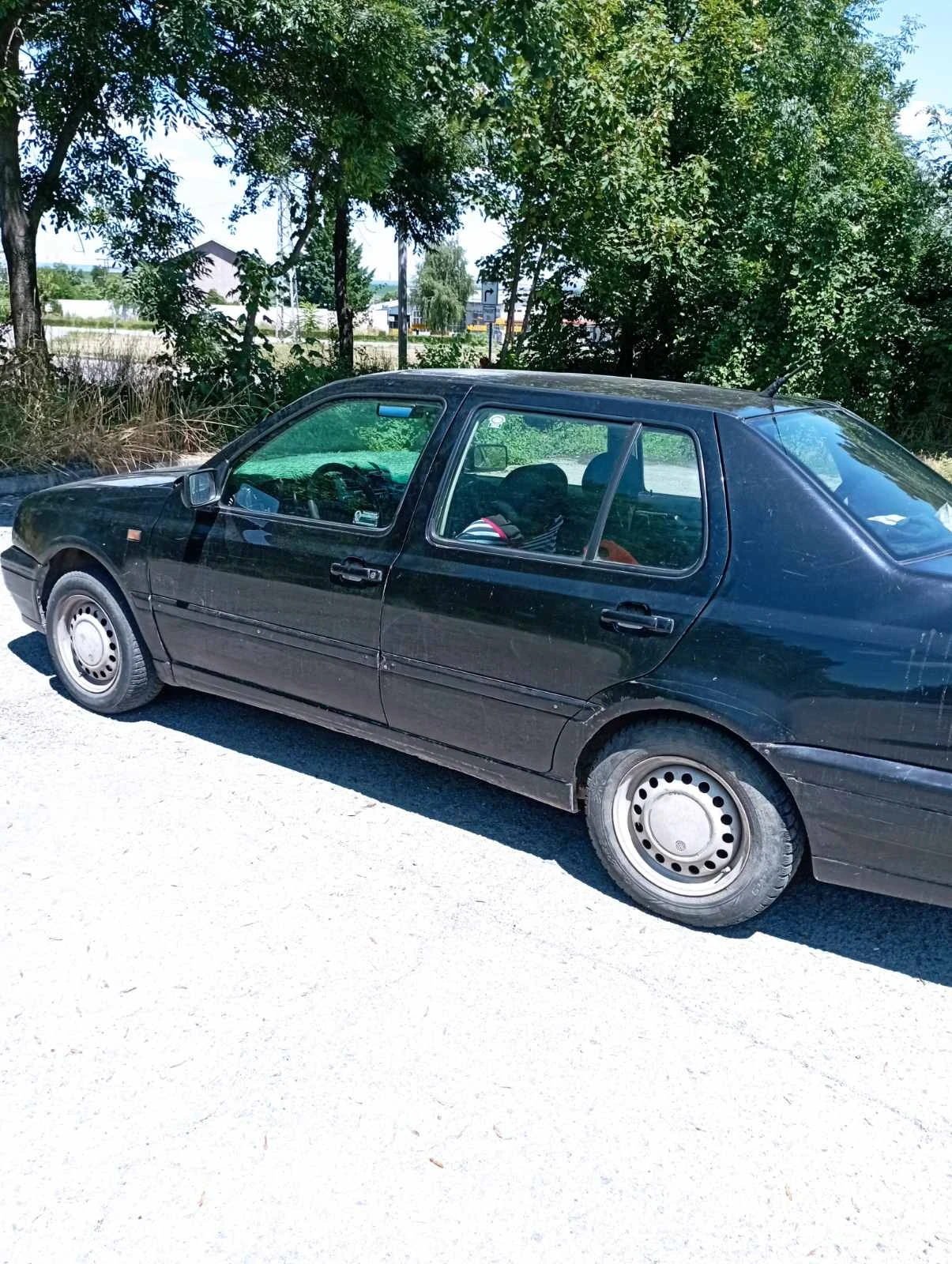 VW Vento, снимка 3 - Автомобили и джипове - 55240470