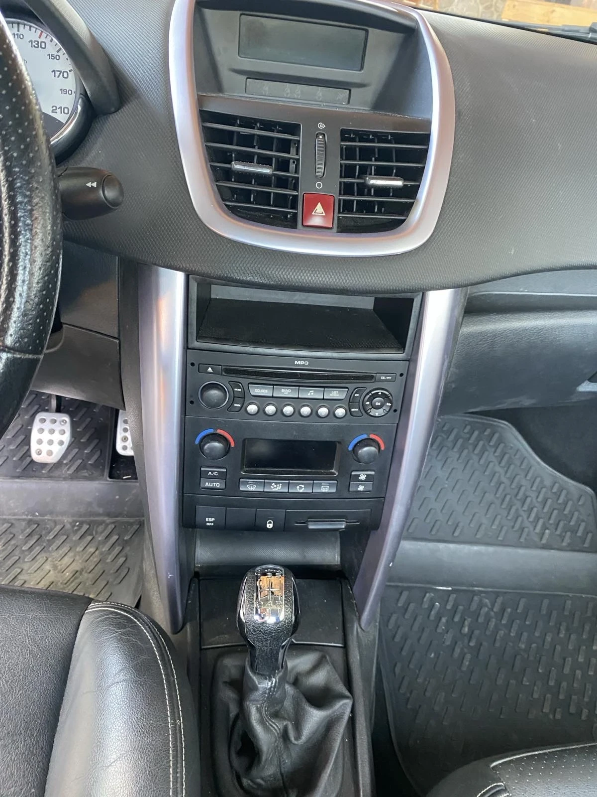 Peugeot 207, снимка 6 - Автомобили и джипове - 55476792