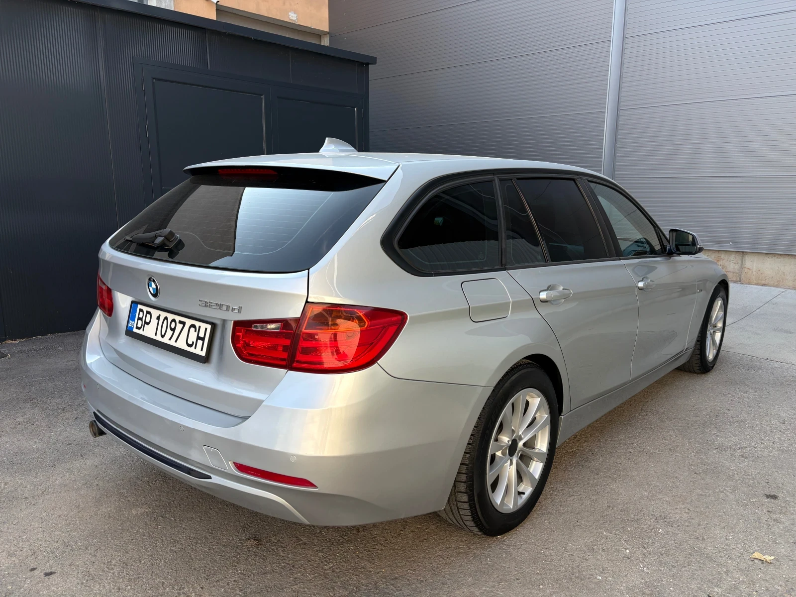 BMW 320 Sport , снимка 8 - Автомобили и джипове - 55753882