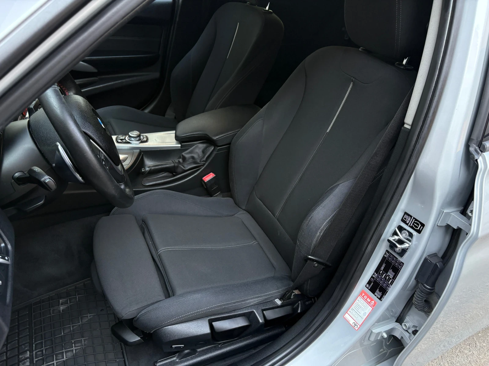 BMW 320 Sport , снимка 9 - Автомобили и джипове - 55753882