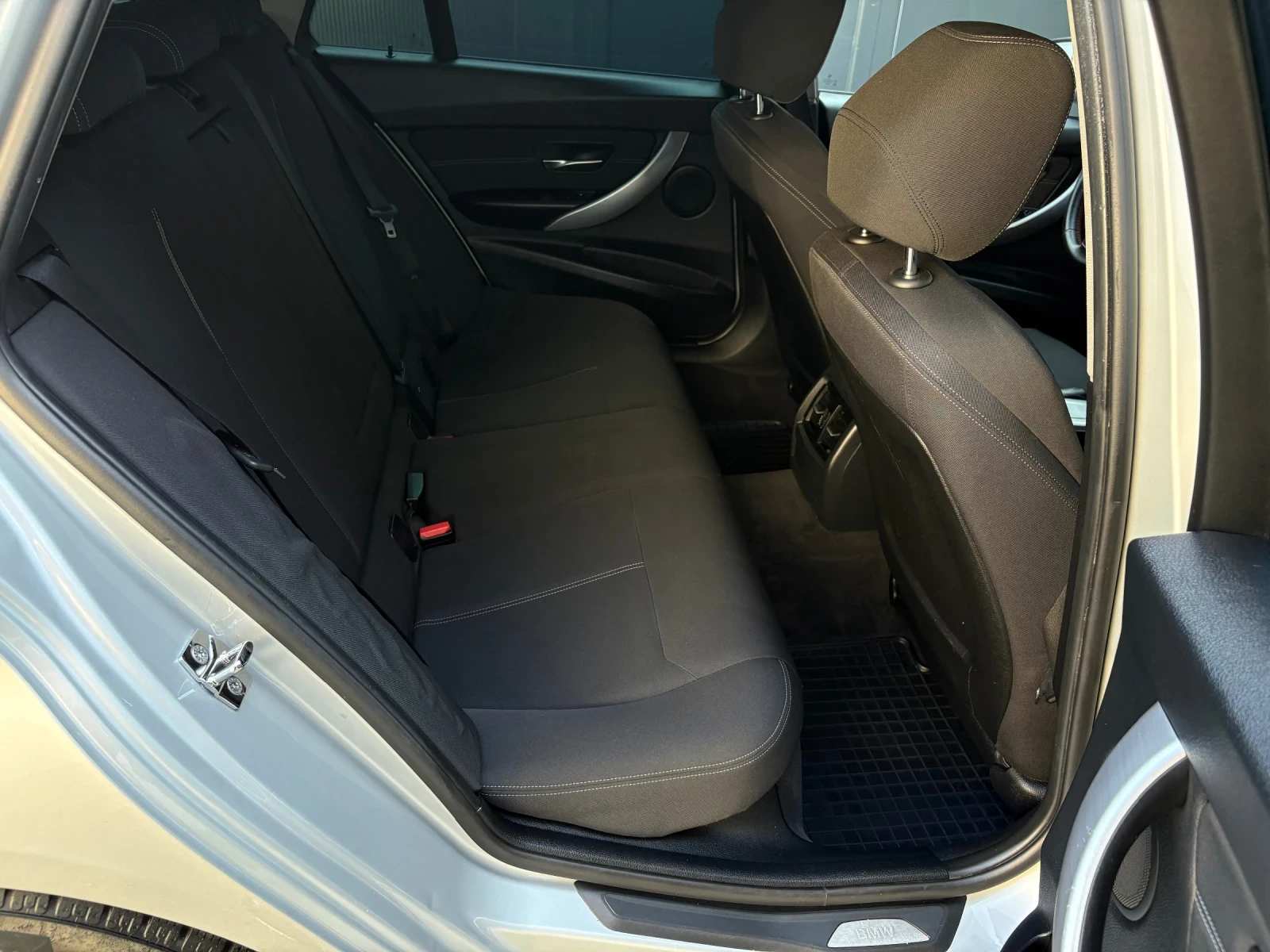 BMW 320 Sport , снимка 12 - Автомобили и джипове - 55753882