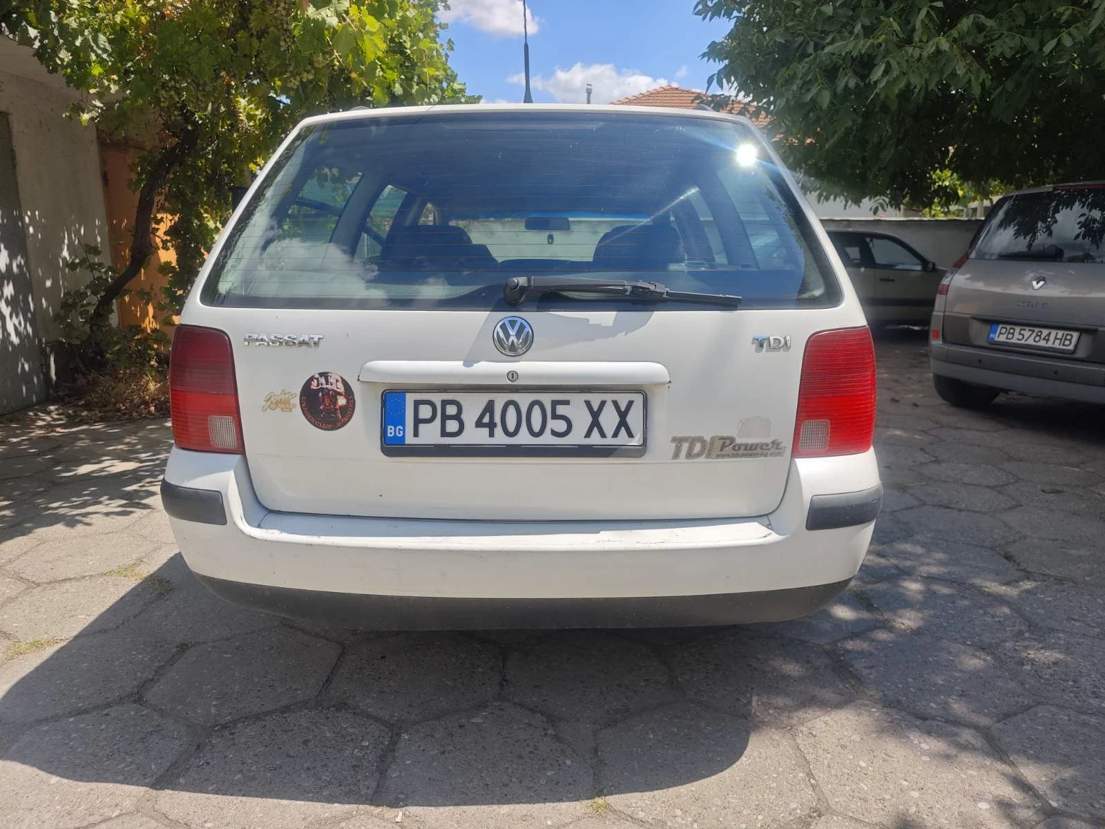 VW Passat 1.9 TDI, снимка 4 - Автомобили и джипове - 55778641