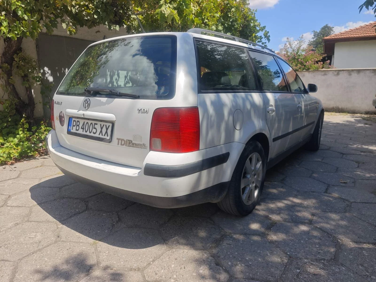 VW Passat 1.9 TDI, снимка 5 - Автомобили и джипове - 55778641
