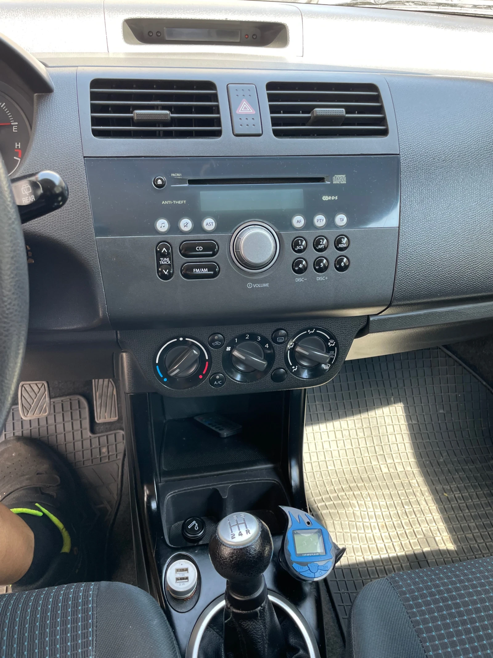 Suzuki Swift, снимка 13 - Автомобили и джипове - 55816709