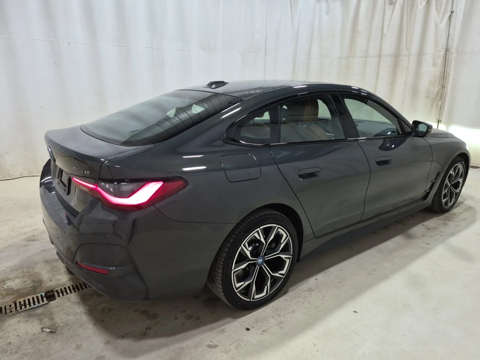 BMW i4 Gran Coupe Edrive40 / АВТОКРЕДИТ, снимка 5 - Автомобили и джипове - 56629014