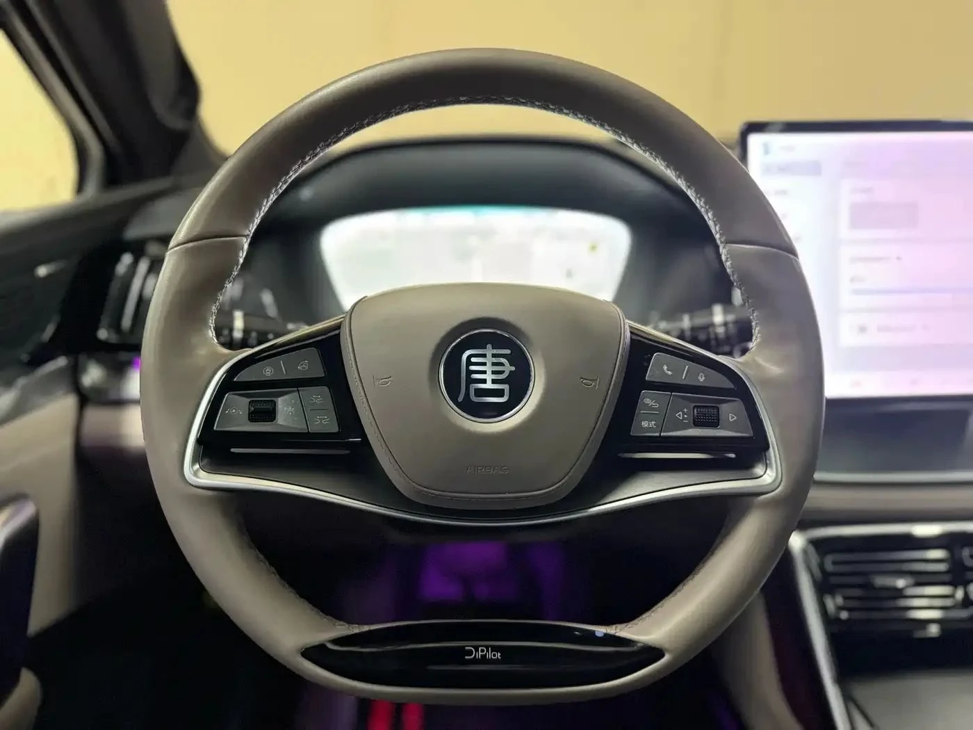 BYD Tang, снимка 8 - Автомобили и джипове - 56687019