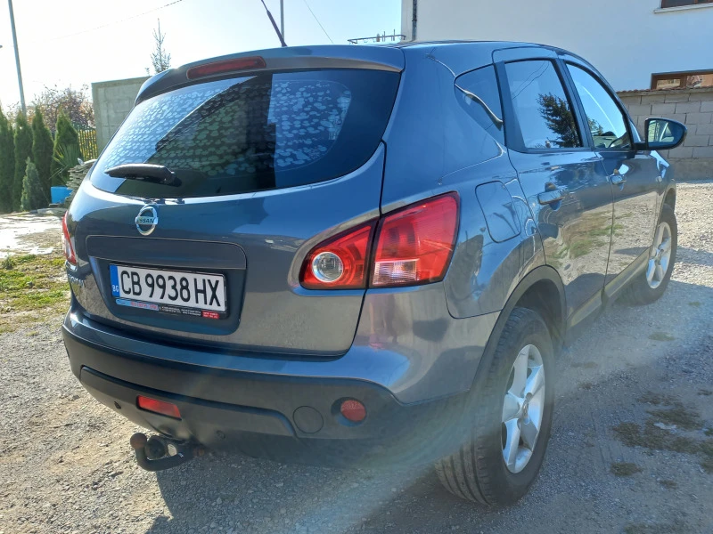 Nissan Qashqai 2.0, снимка 7 - Автомобили и джипове - 47107119