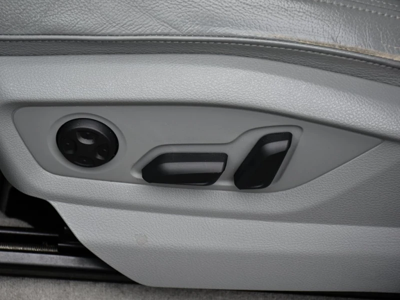 Audi Q7 * Progressiv 55 TFSI quattro * CARFAX * ЦЕНА ДО БГ, снимка 14 - Автомобили и джипове - 52879793