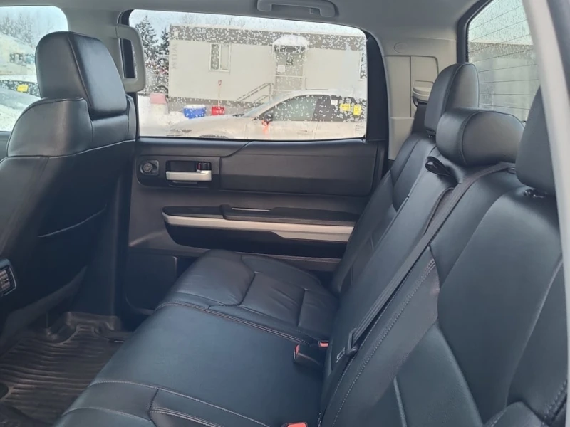 Toyota Tundra * 4x4 Crewmax * CARFAX * ДВА КЛЮЧА* НАВИГАЦИЯ* , снимка 12 - Автомобили и джипове - 53314984