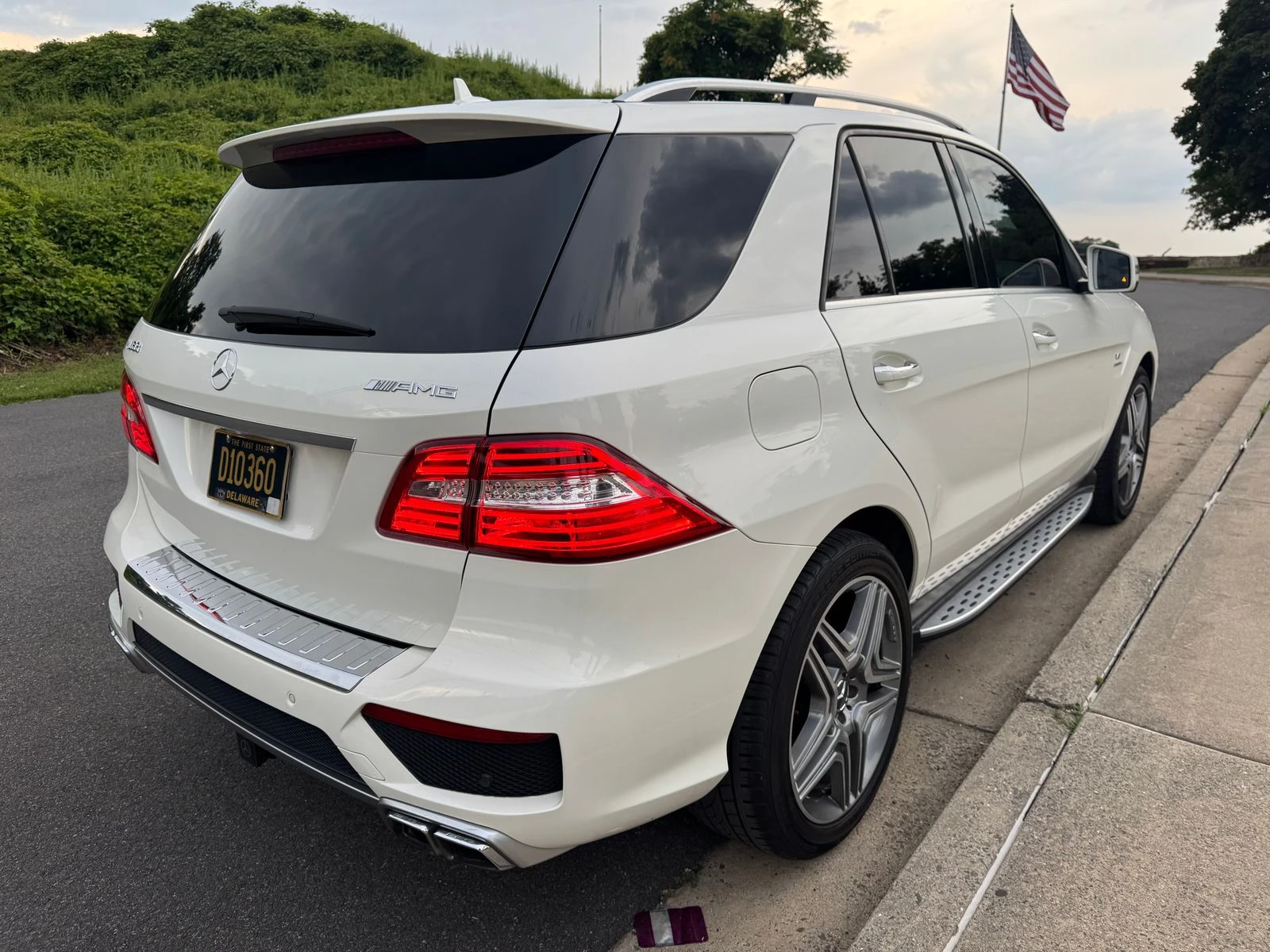 Mercedes-Benz ML 63 AMG DISTRONIK* ОБДУХ* ПОДГРЕВ* LANE ASSIST* HARMAN* KE - изображение 5