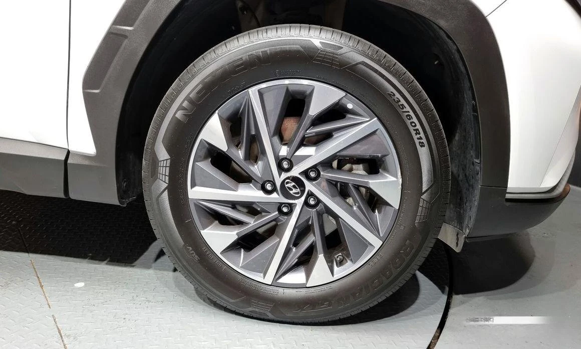 Hyundai Tucson Gasoline 1.6 Turbo 2WD Premium - изображение 5