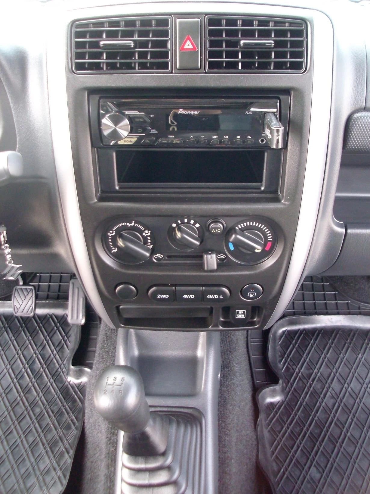 Suzuki Jimny 1.3i* 36 000 km* 4x4* Klimatik* KATO OT MAGAZINA ! | Mobile.bg   10